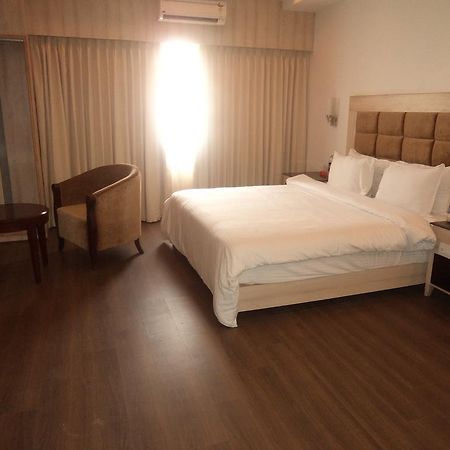 Rr客栈酒店 Palayankottai 外观 照片